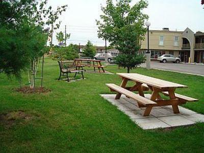 фото отеля Capri Inn Saint Catharines
