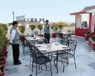 фото отеля Suncourt Hotel Yatri New Delhi