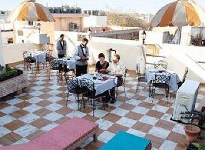 фото отеля Suncourt Hotel Yatri New Delhi