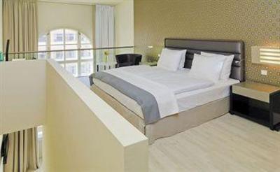 фото отеля H10 Berlin Ku'damm