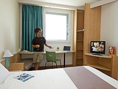 фото отеля Ibis Rouen Centre Rive Droite