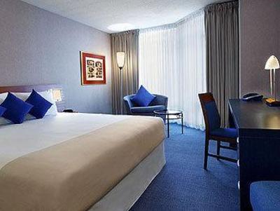 фото отеля Novotel Toronto North York