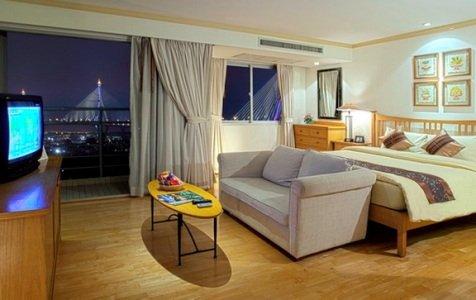 фото отеля Riverfront Residence Serviced Apartments