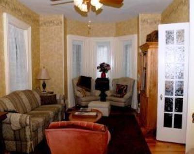 фото отеля Carriagehouse Bed & Breakfast