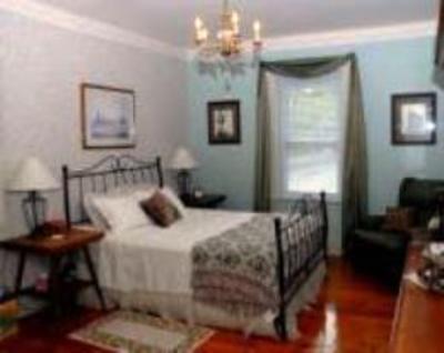 фото отеля Carriagehouse Bed & Breakfast