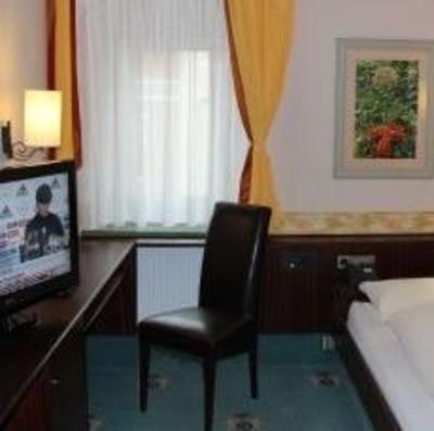 фото отеля Goldener Greif Hotel & Restaurant