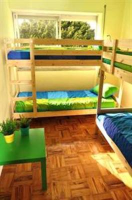 фото отеля Carcavelos Surf Hostel