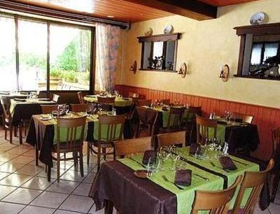 фото отеля Logis Hotel Du Herisson