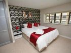 фото отеля Flexi-Lets@Wallis Square, Farnborough