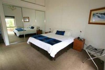 фото отеля Whitesbeach Guesthouse