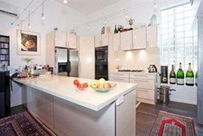 фото отеля Whitesbeach Guesthouse