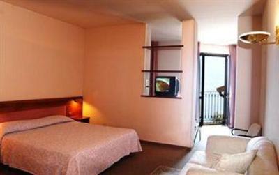 фото отеля Albergo Moderno Lovere