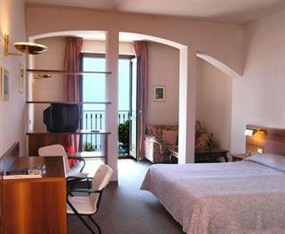 фото отеля Albergo Moderno Lovere