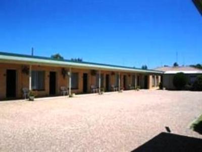 фото отеля Town Central Motel