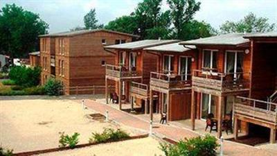 фото отеля Hotel Le Hameau De Montreal (France)