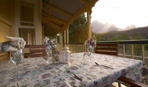 фото отеля Mt Barney Lodge Country Retreat