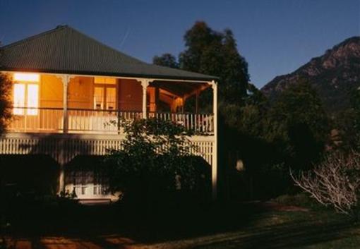 фото отеля Mt Barney Lodge Country Retreat