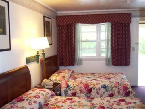 фото отеля Shore Hills Motel