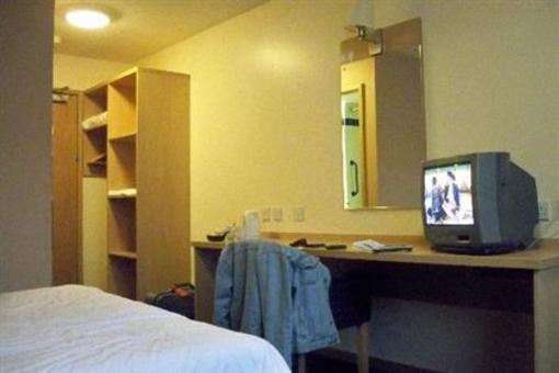 фото отеля Travelodge Harlow Central