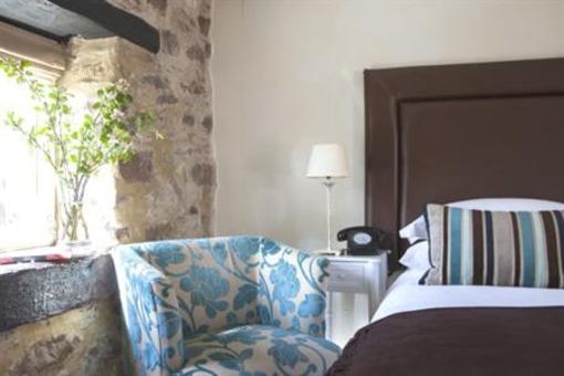 фото отеля Tudor Farmhouse Hotel