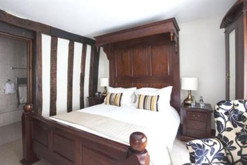 фото отеля Tudor Farmhouse Hotel