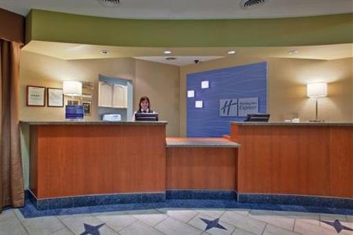 фото отеля Holiday Inn Express Hotel & Suites London Downtown