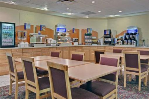 фото отеля Holiday Inn Express Hotel & Suites London Downtown