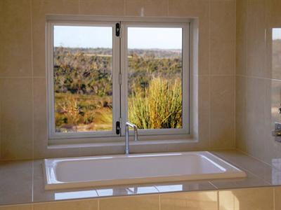 фото отеля Tanonga Luxury Eco Lodges Charlton Gully