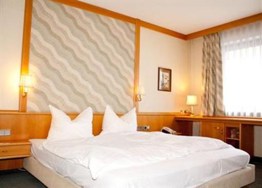 фото отеля Hotel Zum Ritter Walldurn