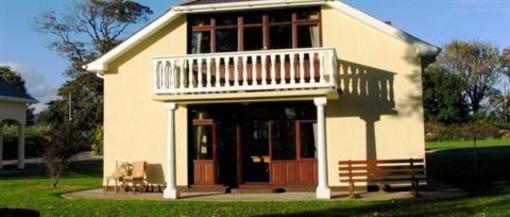фото отеля Gold Coast Suites Dungarvan