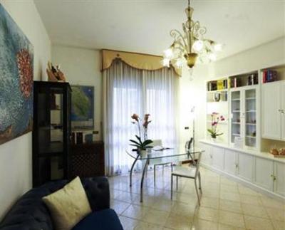 фото отеля Ari's B&B
