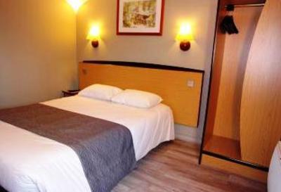 фото отеля Brit Hotel du Lac - Bourges Sud