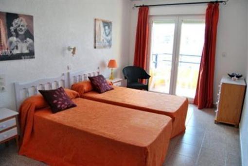 фото отеля Hostal Comercio Denia