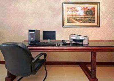 фото отеля Centerstone Suites