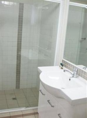 фото отеля Queensport Tavern Motel