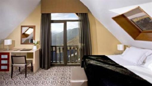 фото отеля Melia Blanheu Apartamentos