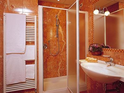 фото отеля Hotel Diana San Zeno di Montagna