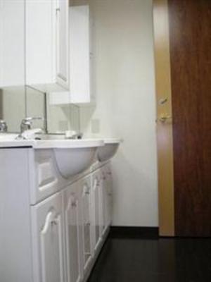 фото отеля Tsurumibashi Downtown Hostel Osaka