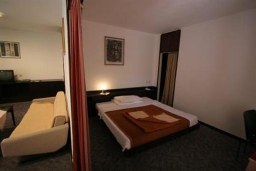 фото отеля Uvala Scott Hotel