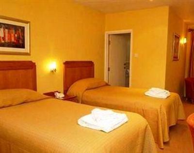 фото отеля The Bell Hotel Clare (England)