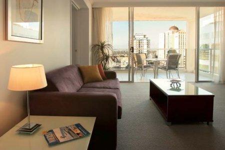 фото отеля Oaks Lexicon Apartment Hotel