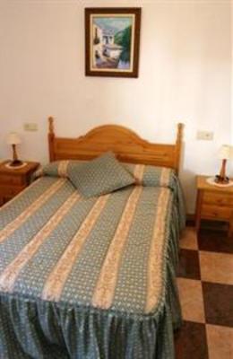фото отеля Apartamentos Turisticos Las Chimeneas