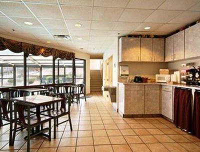 фото отеля Super 8 Pigeon Forge