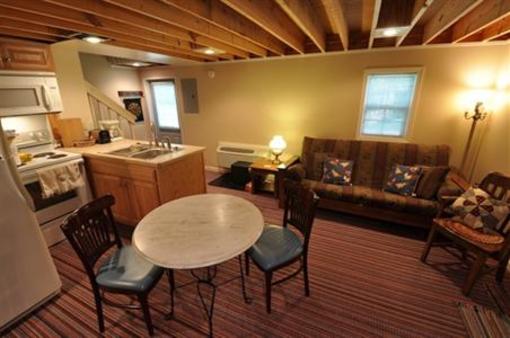 фото отеля East Hills Bed and Breakfast Inn