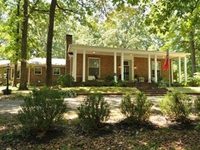 East Hills Bed and Breakfast Inn