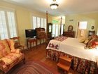 фото отеля East Hills Bed and Breakfast Inn