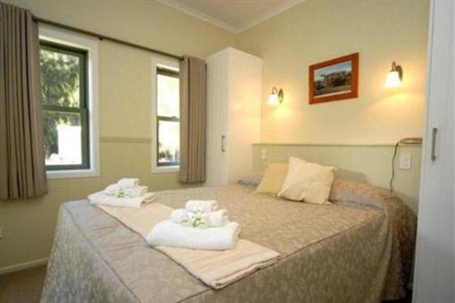 фото отеля Clive Colonial Cottages
