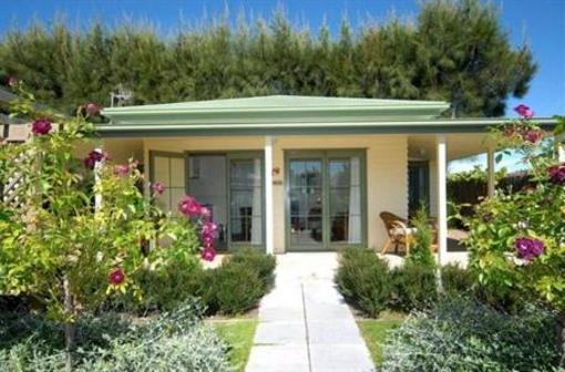 фото отеля Clive Colonial Cottages