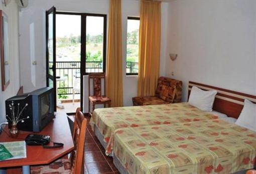 фото отеля Family Hotel Breza