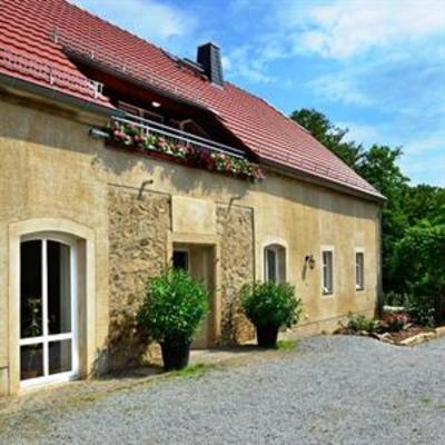 фото отеля Ferienwohnungen Weichaer Hof Hotel Weissenberg